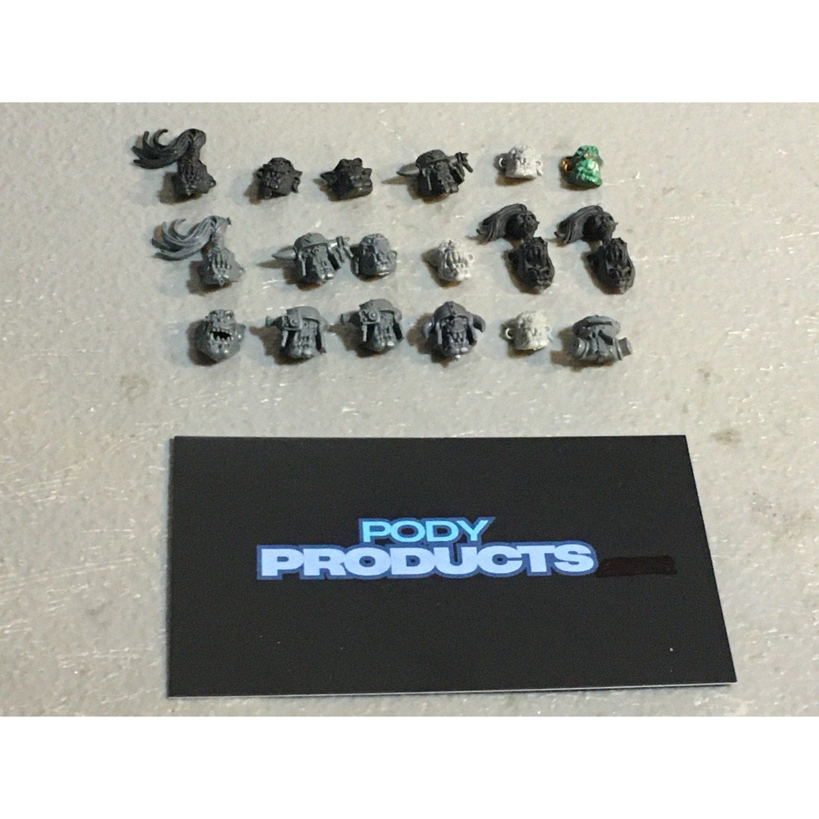 A33559 WARHAMMER 40K SPACE ORKS BITS LOT HEADS GW GAMES WORKSHOP