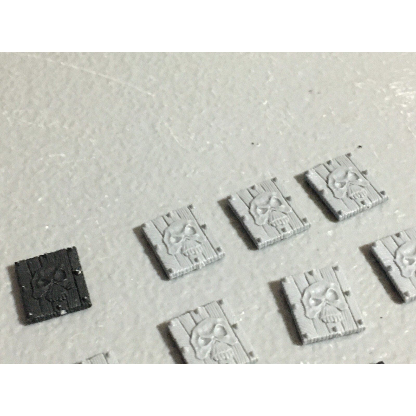 A22621 WARHAMMER FANTASY ORCS & GOBLINS BITS LOT GOBLIN SHIELD GAMES WORKSHOP GW