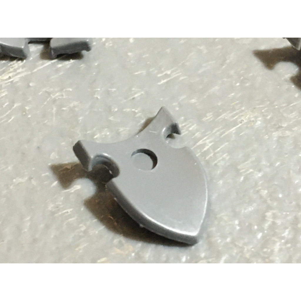 A22245 WARHAMMER FANTASY CHAOS MORTALS BITS LOT WARRIORS KNIGHTS SHIELDS GW OOP