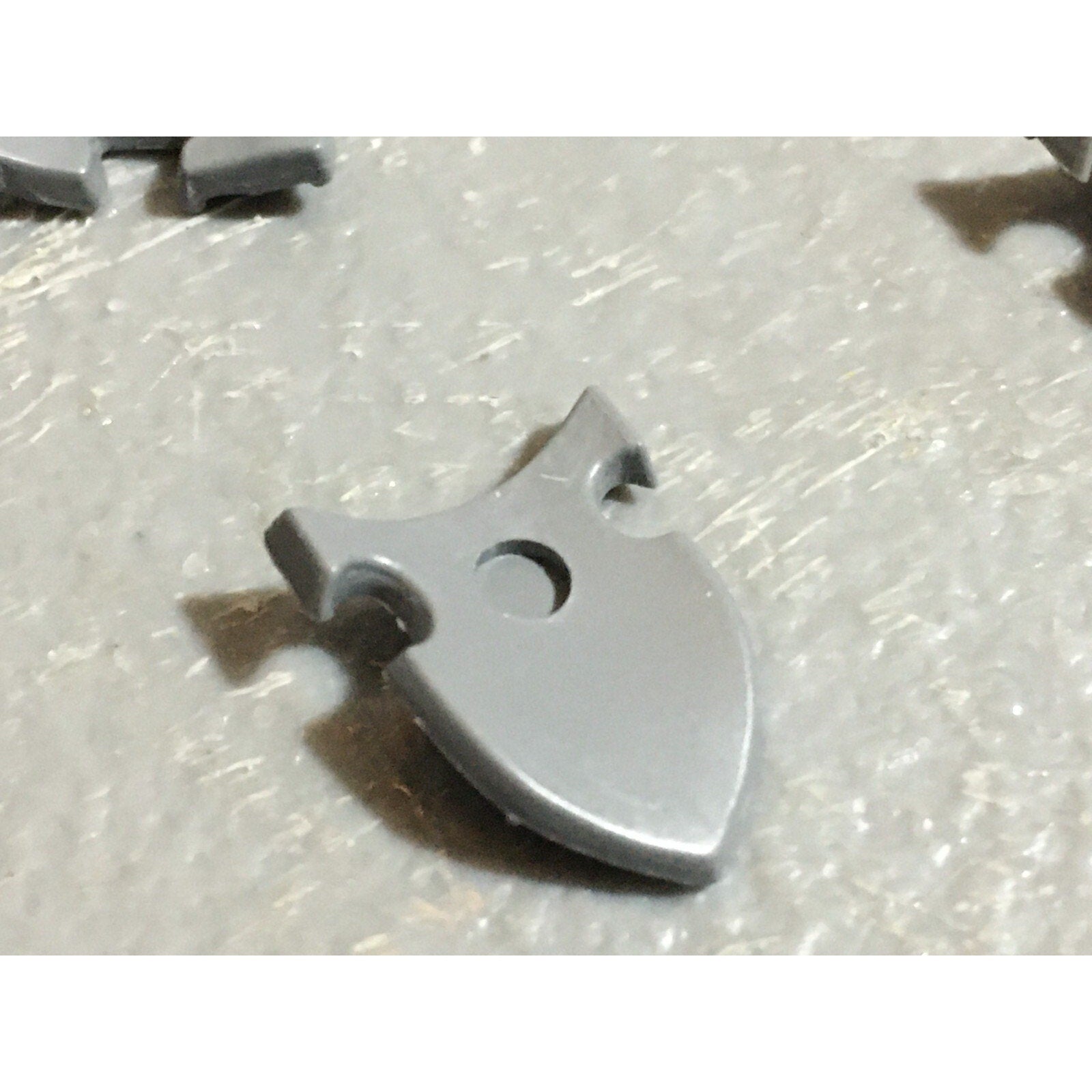 A22245 WARHAMMER FANTASY CHAOS MORTALS BITS LOT WARRIORS KNIGHTS SHIELDS GW OOP