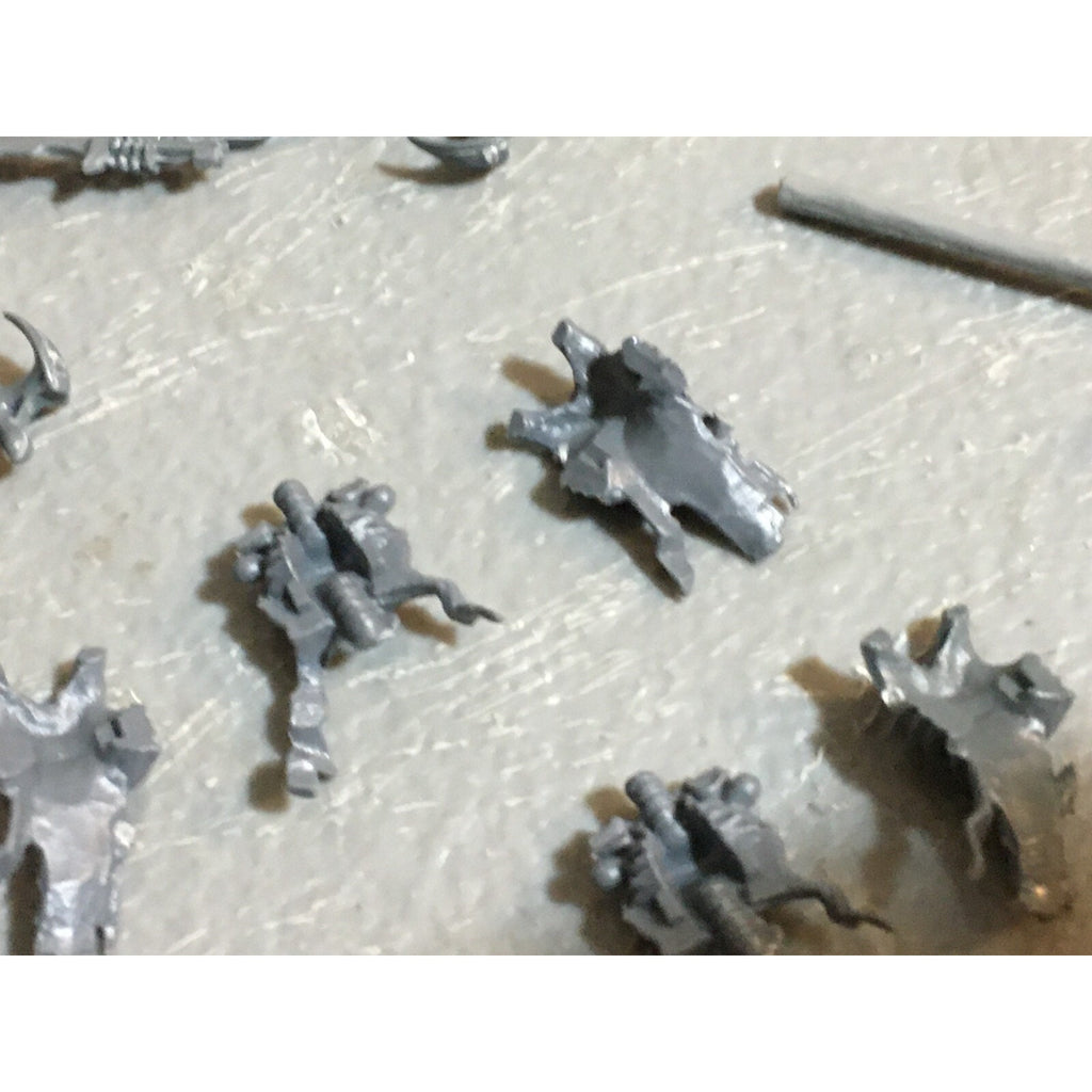 A23426 WARHAMMER FANTASY VAMPIRE COUNTS BITS LOT SKELETON WIGHT TORSO BANNER