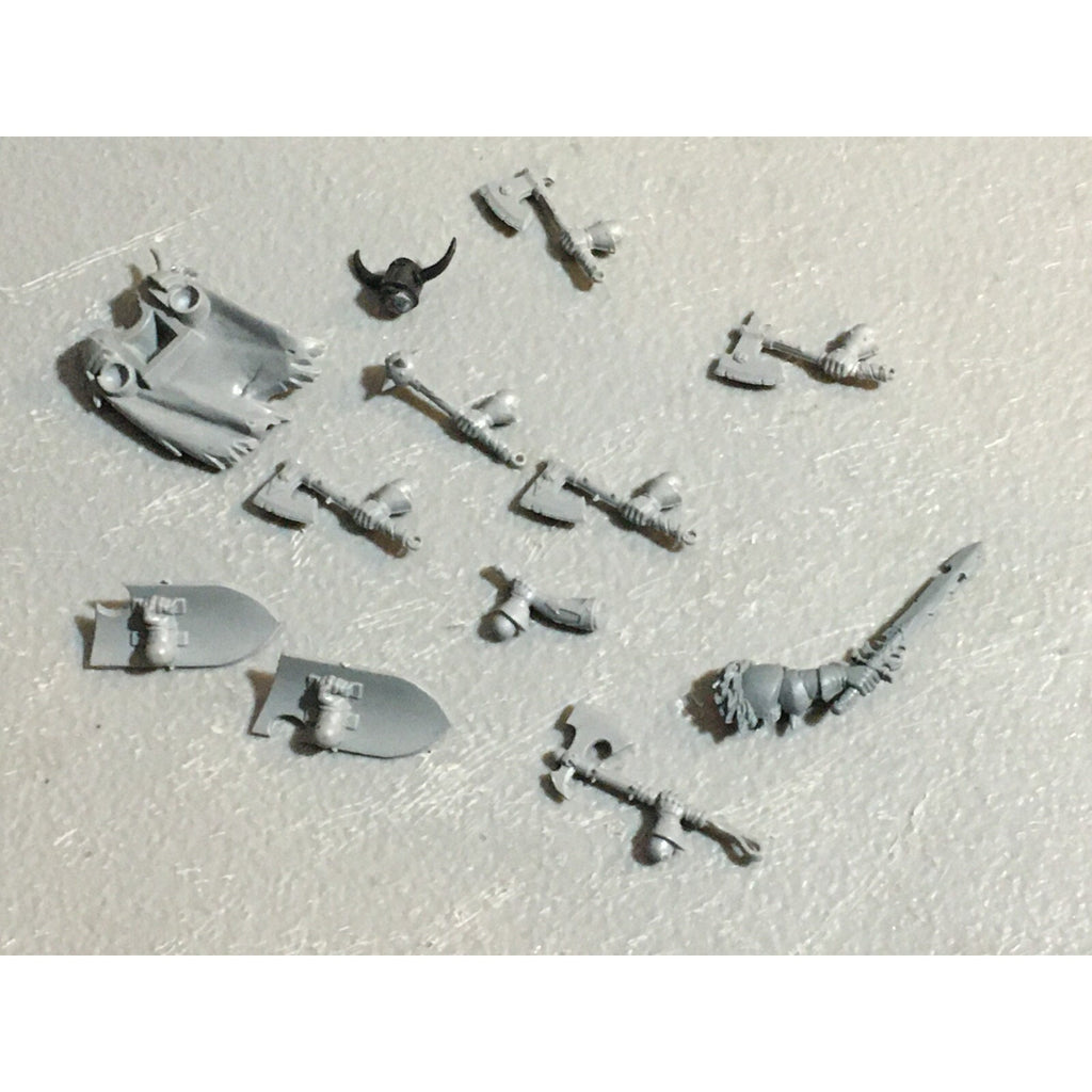 A23071 WARHAMMER 40K IG IMPERIAL ASTRA BITS LOT LEGS TANK COMMANDER GW