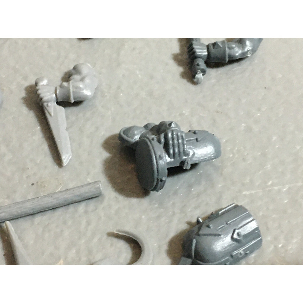 A22181 WARHAMMER FANTASY CHAOS MORTALS BITS LOT MIXED MARAUDER COMMAND & ARMS GW