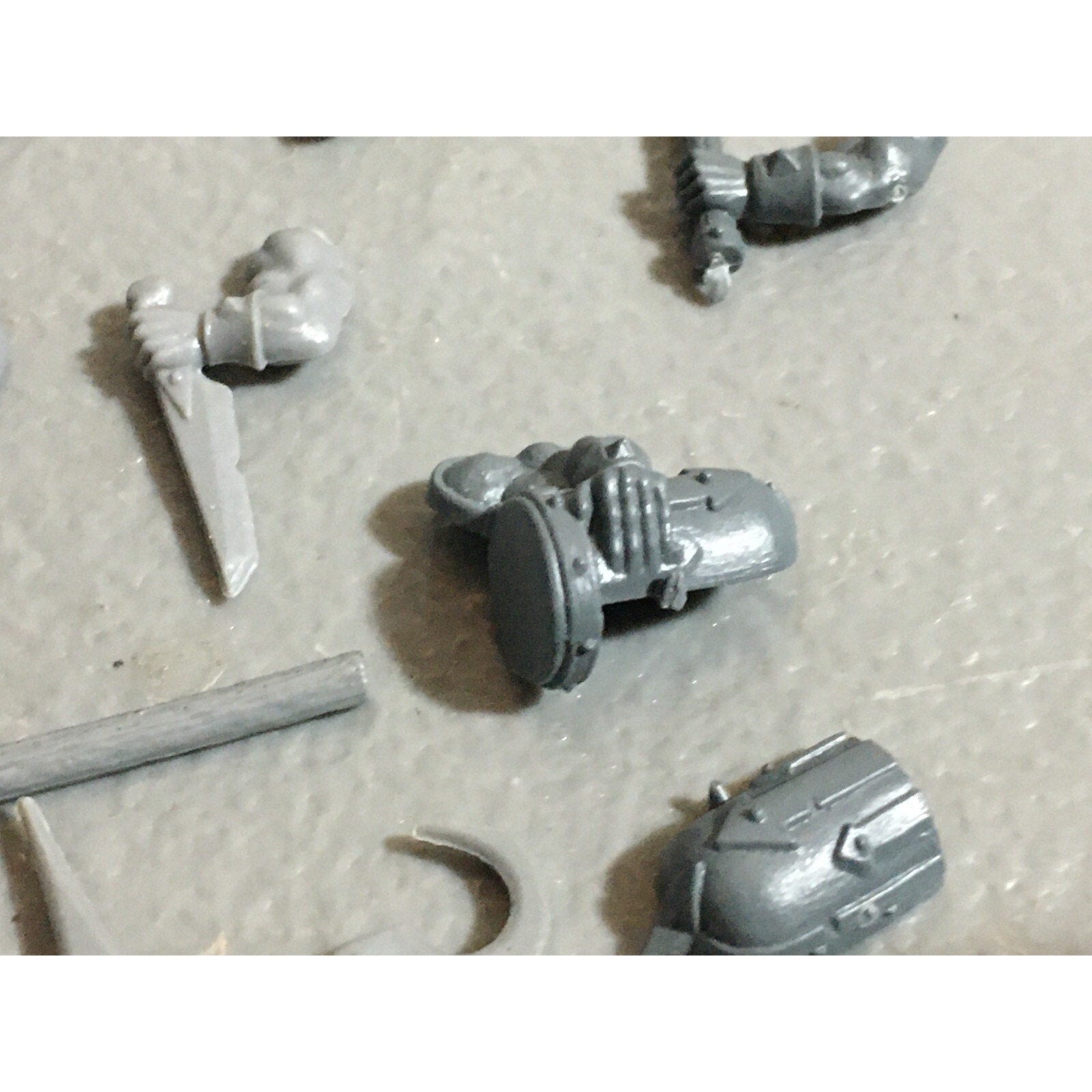 A22181 WARHAMMER FANTASY CHAOS MORTALS BITS LOT MIXED MARAUDER COMMAND & ARMS GW