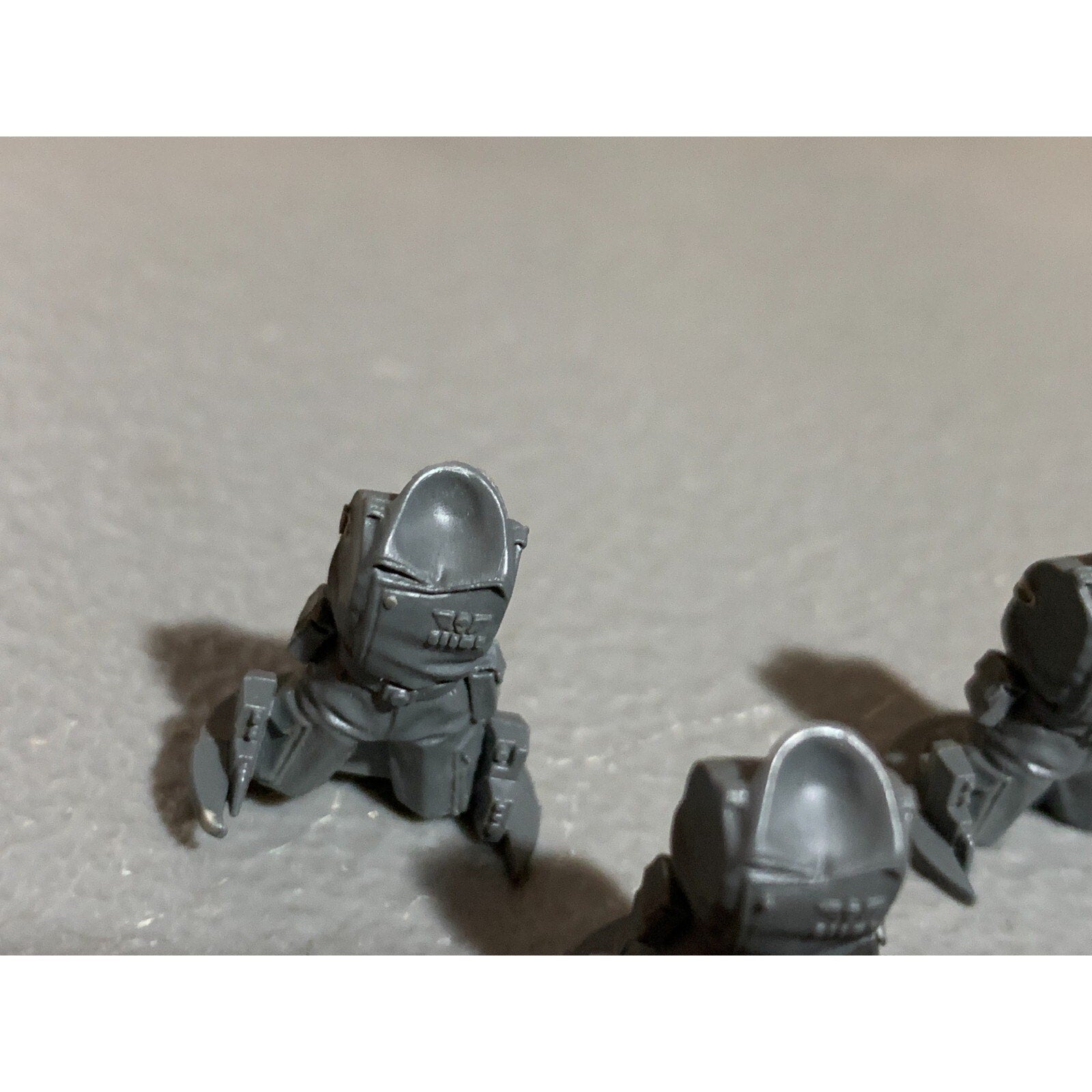 A17852 WARHAMMER 40K ASTRA IG GUARD TANK OFFICER COMMANDER TORSO BIT 3 PK LOT GW