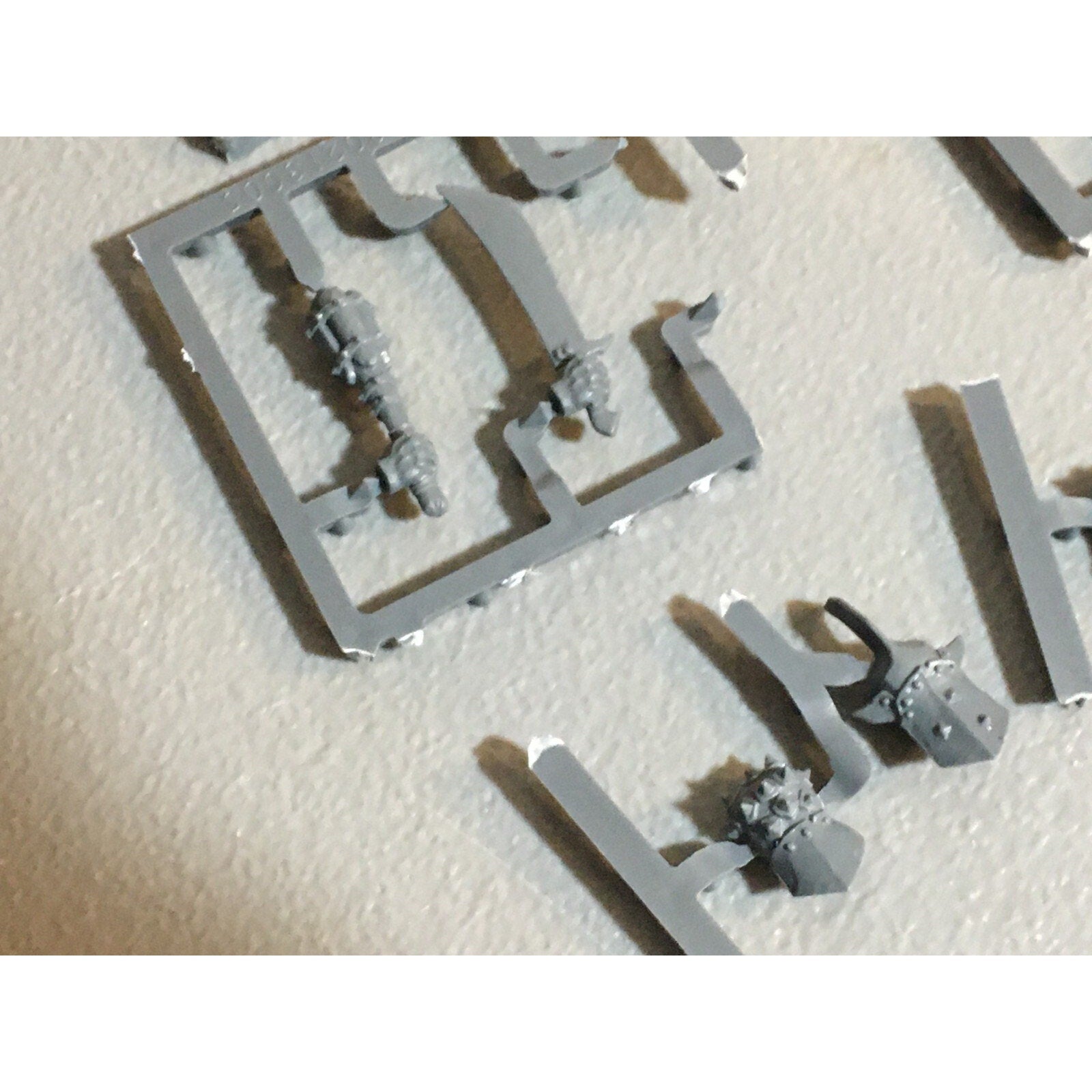 A23588 WARHAMMER AOS FANTASY OGRE KINGDOMS MAWTRIBES BITS ON SPRUE LOT HANDS GW