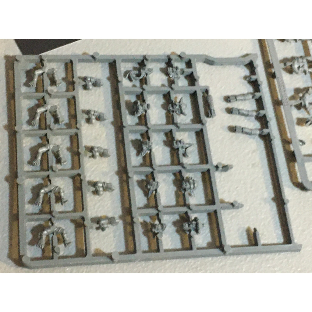 A33694 WARHAMMER FANTASY ORCS & GOBLINS BITS ON SPRUE LOT GOBLINS GW