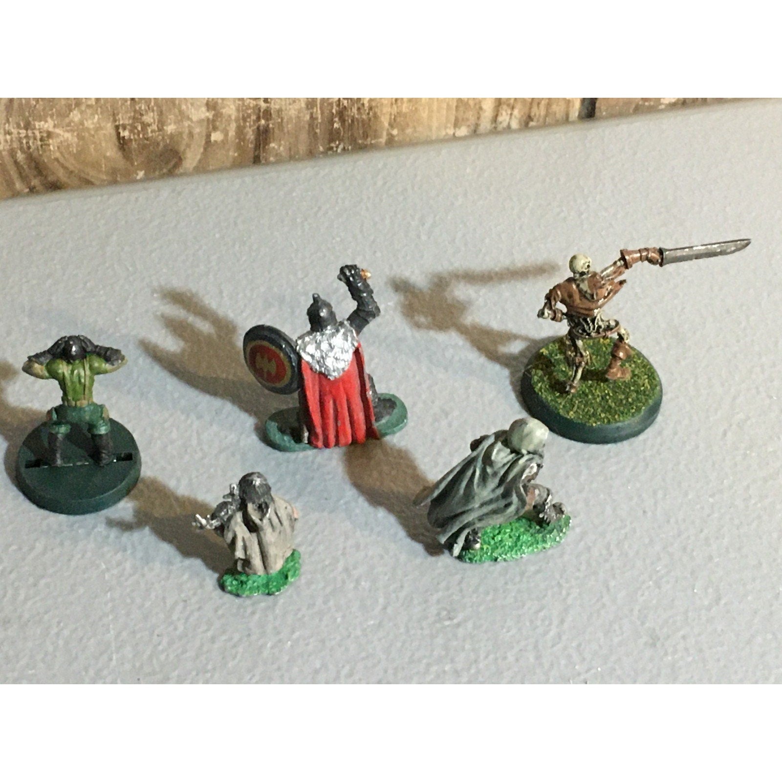 A32505 UNKNOWN METAL MINIATURES LOT HALFLING HUMAN SKELETON INCOMPLETE