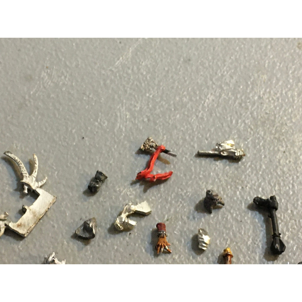 A32573 UNKNOWN MINIATURES ALL METAL BITS LOT WINGS ARM HEAD RPG TABLETOP