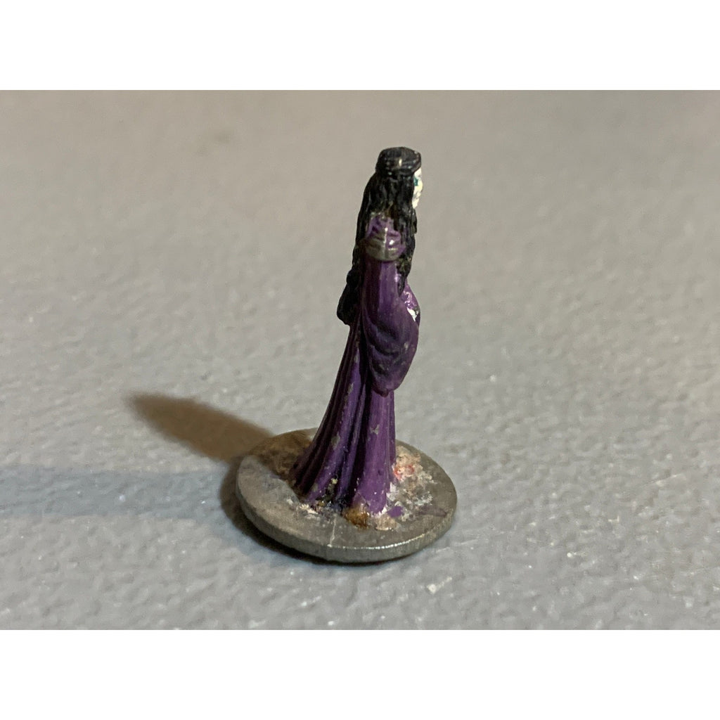 A29186 UNKOWN METAL MINIATURE FEMALE PRINCESS QUEEN MAIDEN