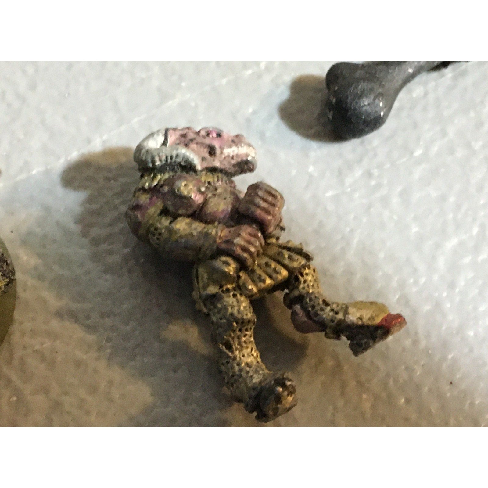 A32492 WARHAMMER FANTASY METAL MIXED BITS & INC LOT CHAOS BESTIGOR GORGER COLD