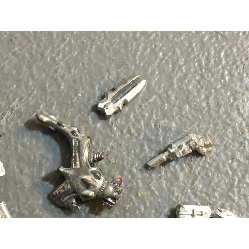 A32577 WARHAMMER 40K MIXED RANDOM BITS LOT ALL METAL POUCH HOLSTER GW