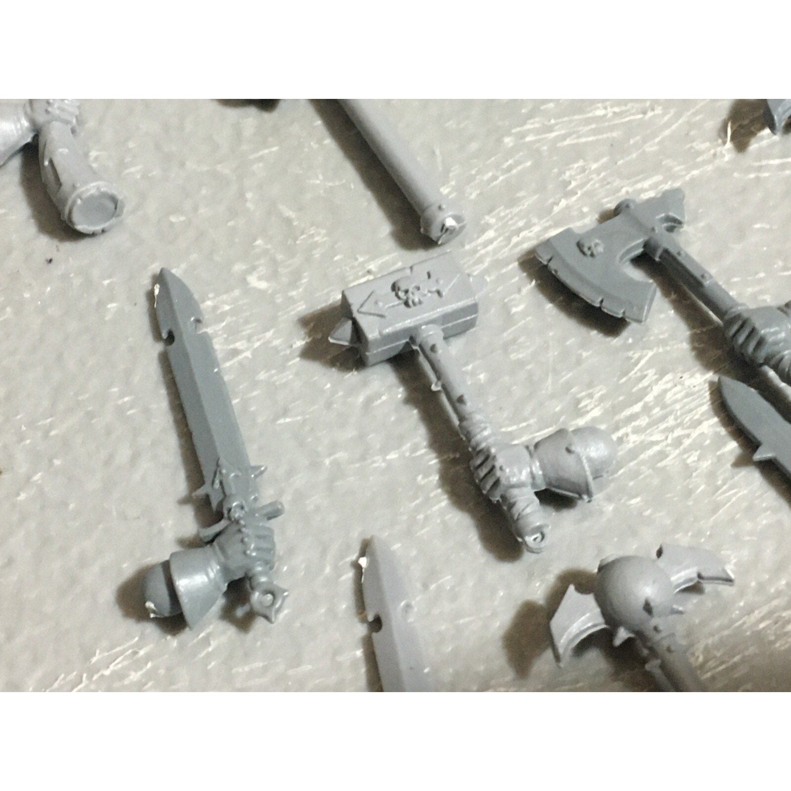 A22718 WARHAMMER FANTASY CHAOS MORTALS WARRIORS BITS LOT HANDS GW