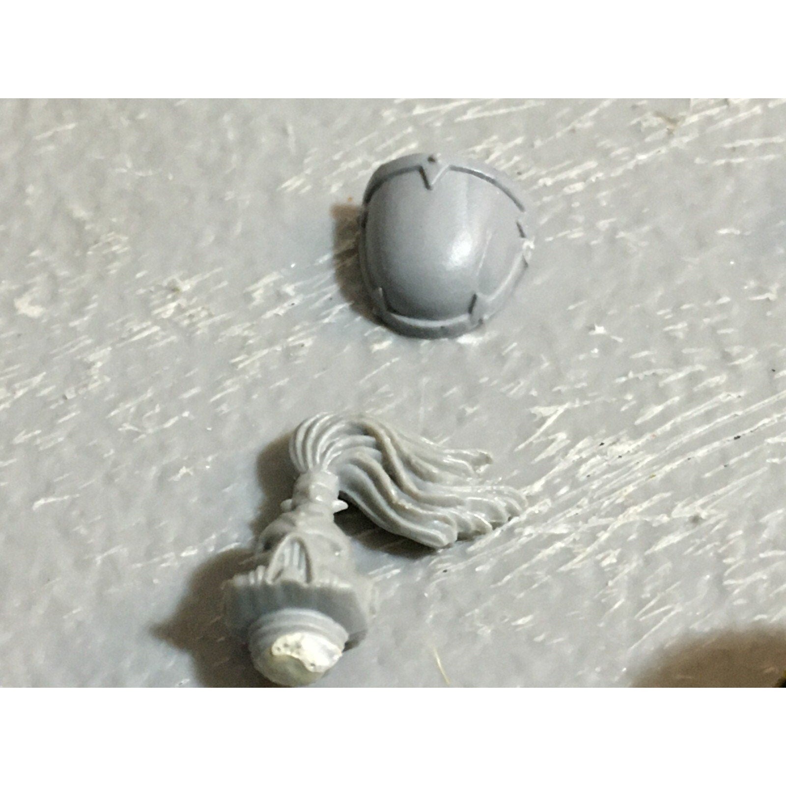 A23156 WARHAMMER 40K CHAOS SPACE MARINES BITS LOT MIXED LEGS ARMS HEADS GW
