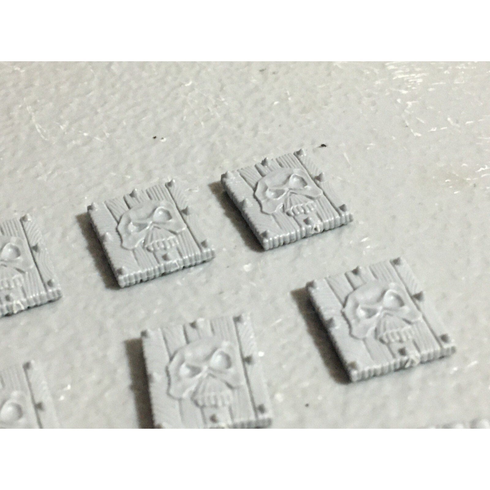 A22621 WARHAMMER FANTASY ORCS & GOBLINS BITS LOT GOBLIN SHIELD GAMES WORKSHOP GW