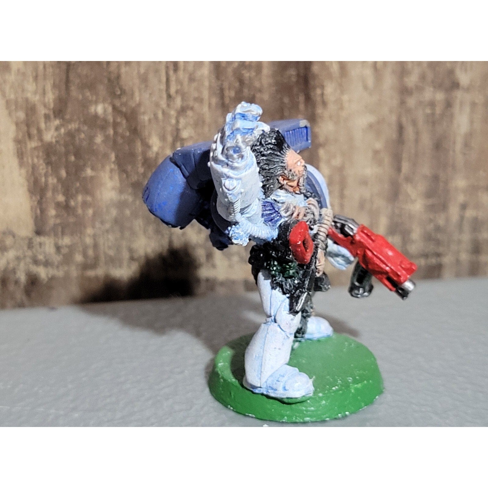 A18695 WARHAMMER 40K SPACE MARINES WOLVES BLOOD CLAW SERGEANT METAL W JUMP
