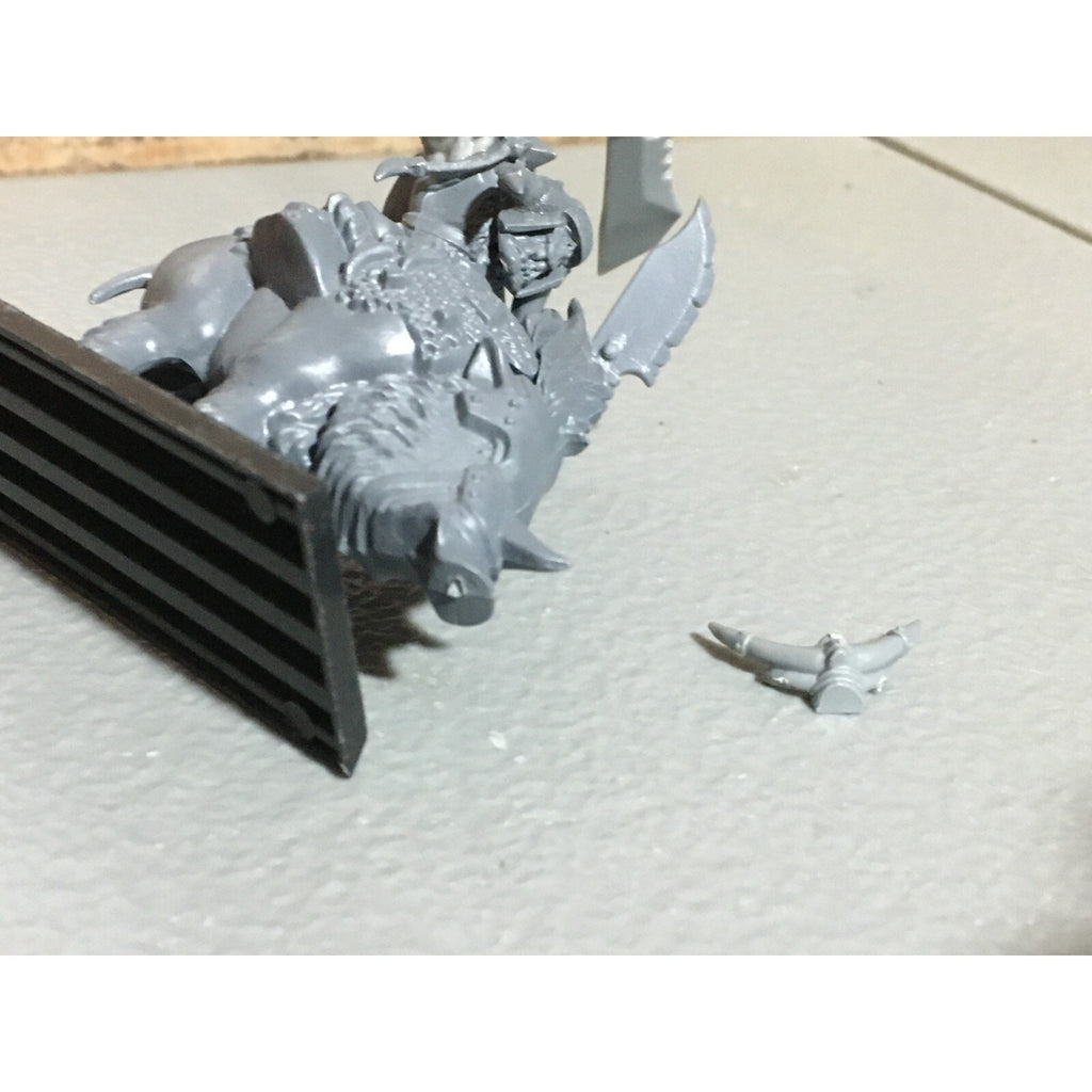 A20087 WARHAMMER FANTASY ORCS & GOBLINS ORC WARBOSS ON BOAR GAMES WORKSHOP