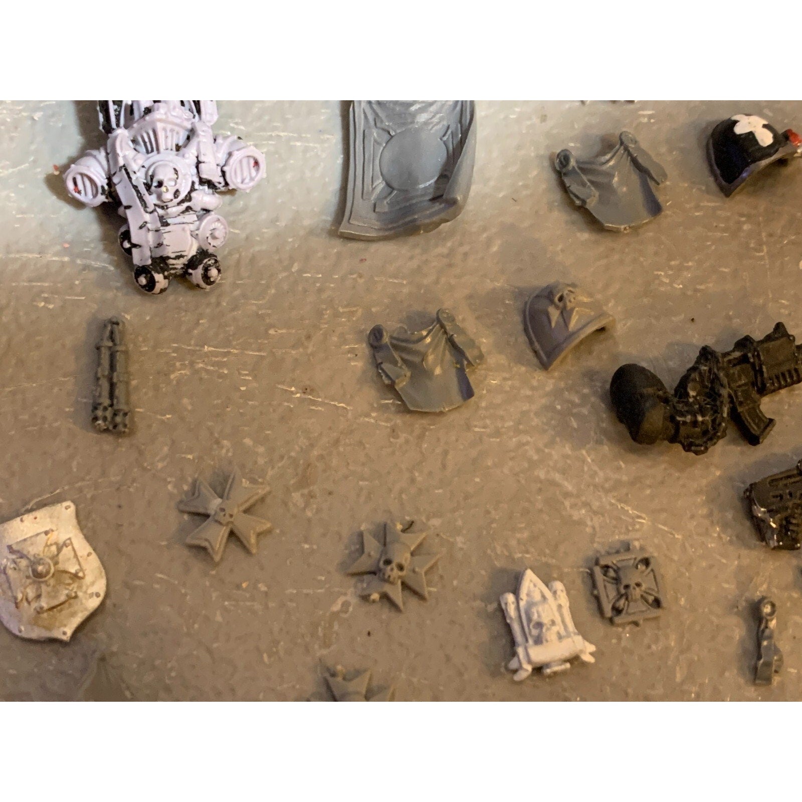 A23301 WARHAMMER 40K SPACE MARINES BLACK TEMPLARS BITS LOT BACKPACK OATHS GW