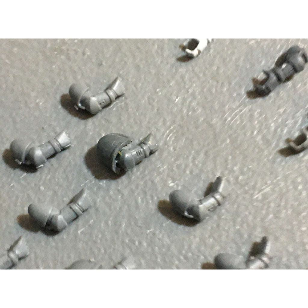 A22948 WARHAMMER 40K SPACE MARINES BITS LOT ARMS GAMES WORKSHOP GW