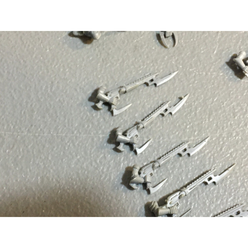 A27444 WARHAMMER 40K DARK ELDAR BITS LOT ARMS HANDS BLADE GW