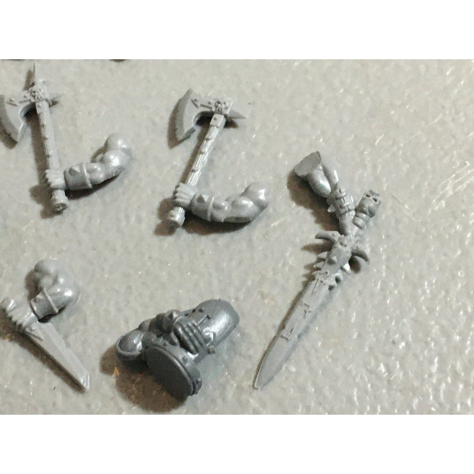 A22182 WARHAMMER FANTASY CHAOS MORTALS BITS LOT MIXED MARAUDER COMMAND & ARMS GW