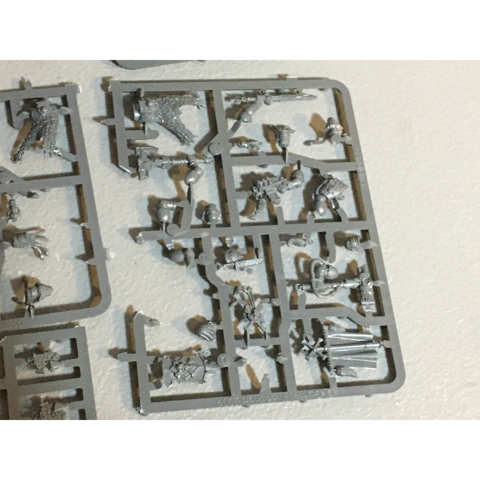 A33676 WARHAMMER 40K SPACE MARINES WOLVES BITS ON SPRUE LOT FIRSTBORN GW