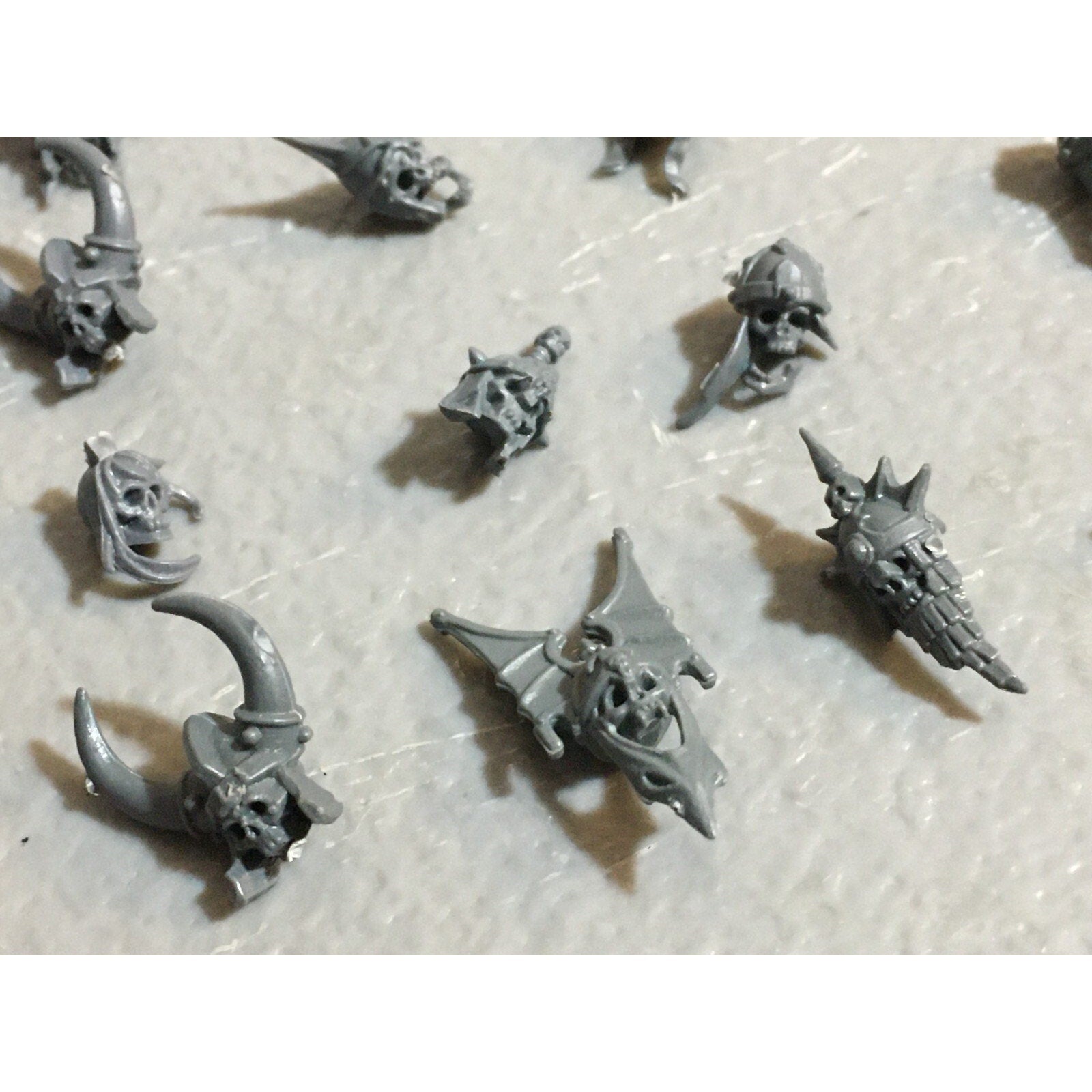 A23413 WARHAMMER FANTASY VAMPIRE COUNTS UNDEAD BITS LOT SKELETON WIGHT HEADS GW
