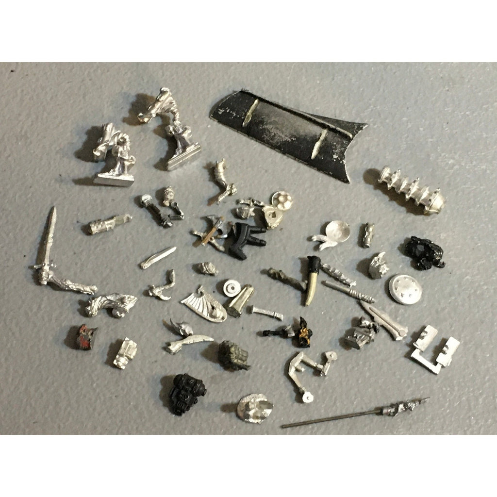 A32554 UNKNOWN MINIATURES ALL METAL BITS LOT FANTASY SCI-FI MIXED