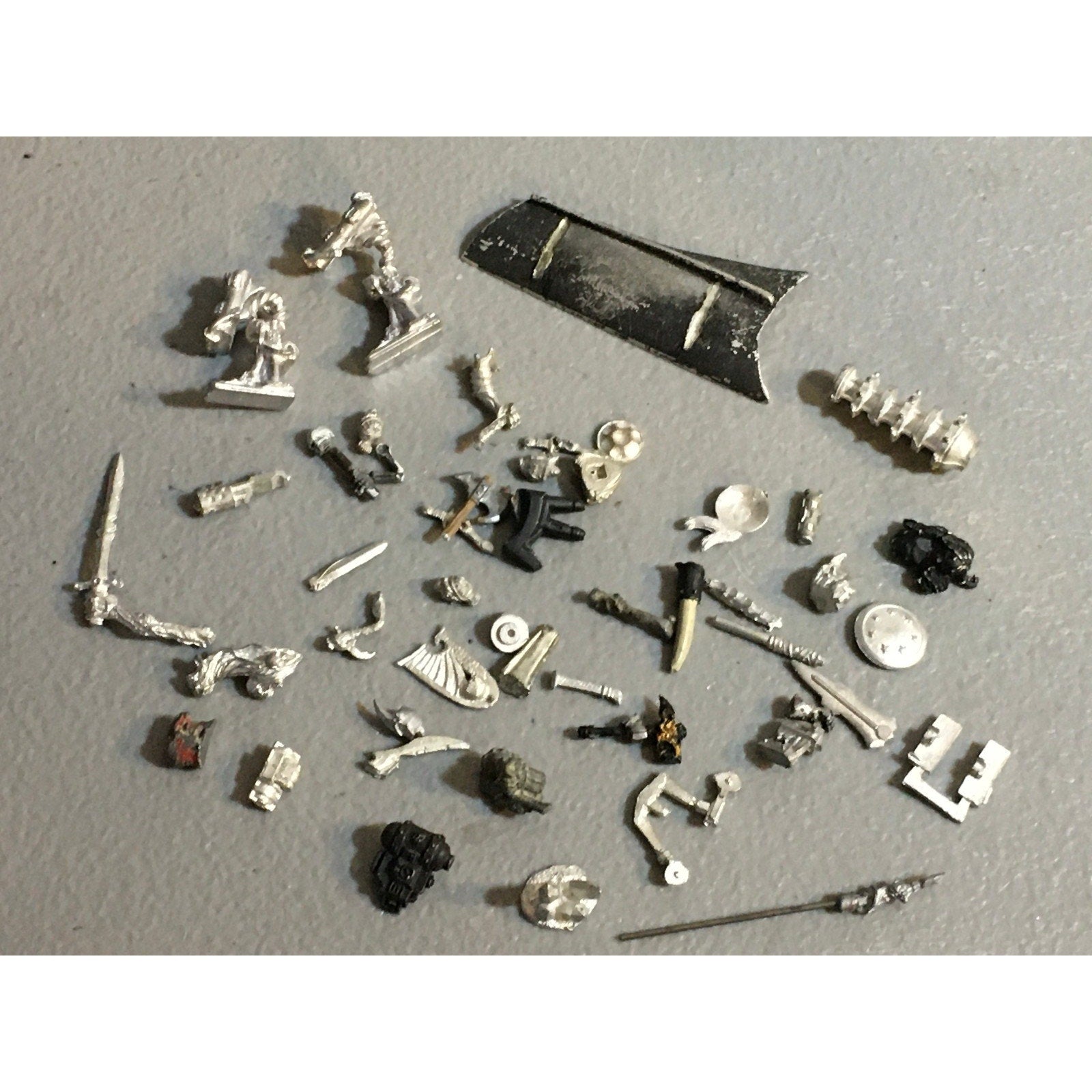 A32554 UNKNOWN MINIATURES ALL METAL BITS LOT FANTASY SCI-FI MIXED