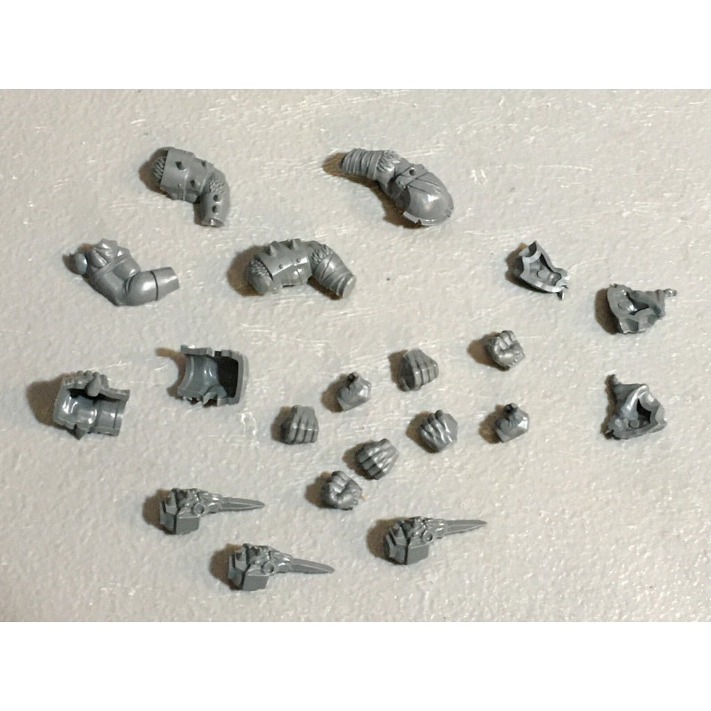 A23235 WARHAMMER FANTASY CHAOS BEASTMEN BITS LOT MINOTAUR HANDS ARMS GW