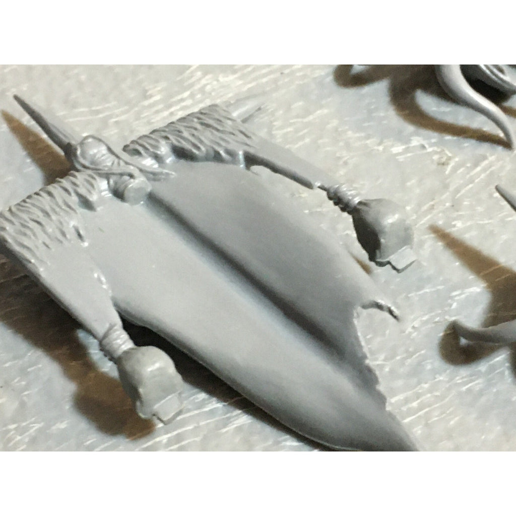 A23133 WARHAMMER FANTASY CHAOS BEASTMEN BITS LOT GORS BANNERS ARMS GW