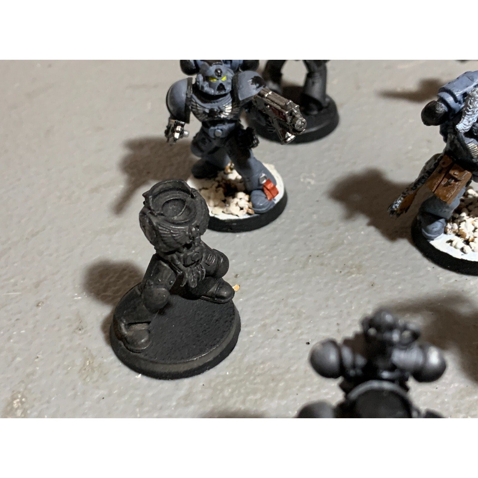 A23308 WARHAMMER 40K SPACE MARINES SPACE WOLVES BITS LOT INC ARMS HEADS SHOULDER