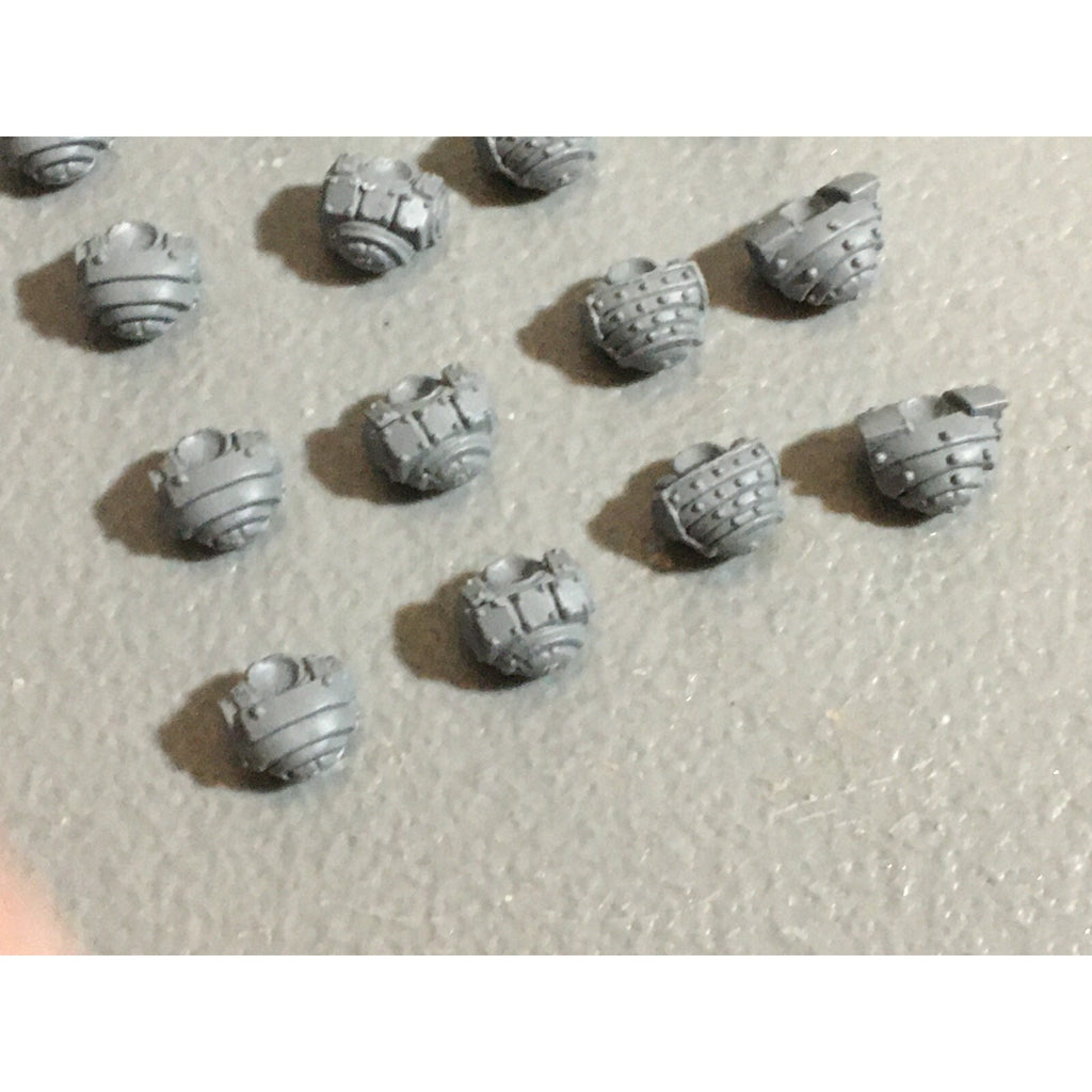 A22302 WARHAMMER FANTASY SKAVEN BITS LOT CLANRAT TORSOS GAMES WORKSHOP GW