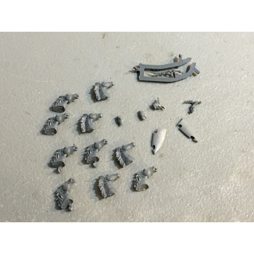 A27324 WARHAMMER AOS FANTASY OLD WORLD BITS LOT DARK ELVES HORSE HEADS