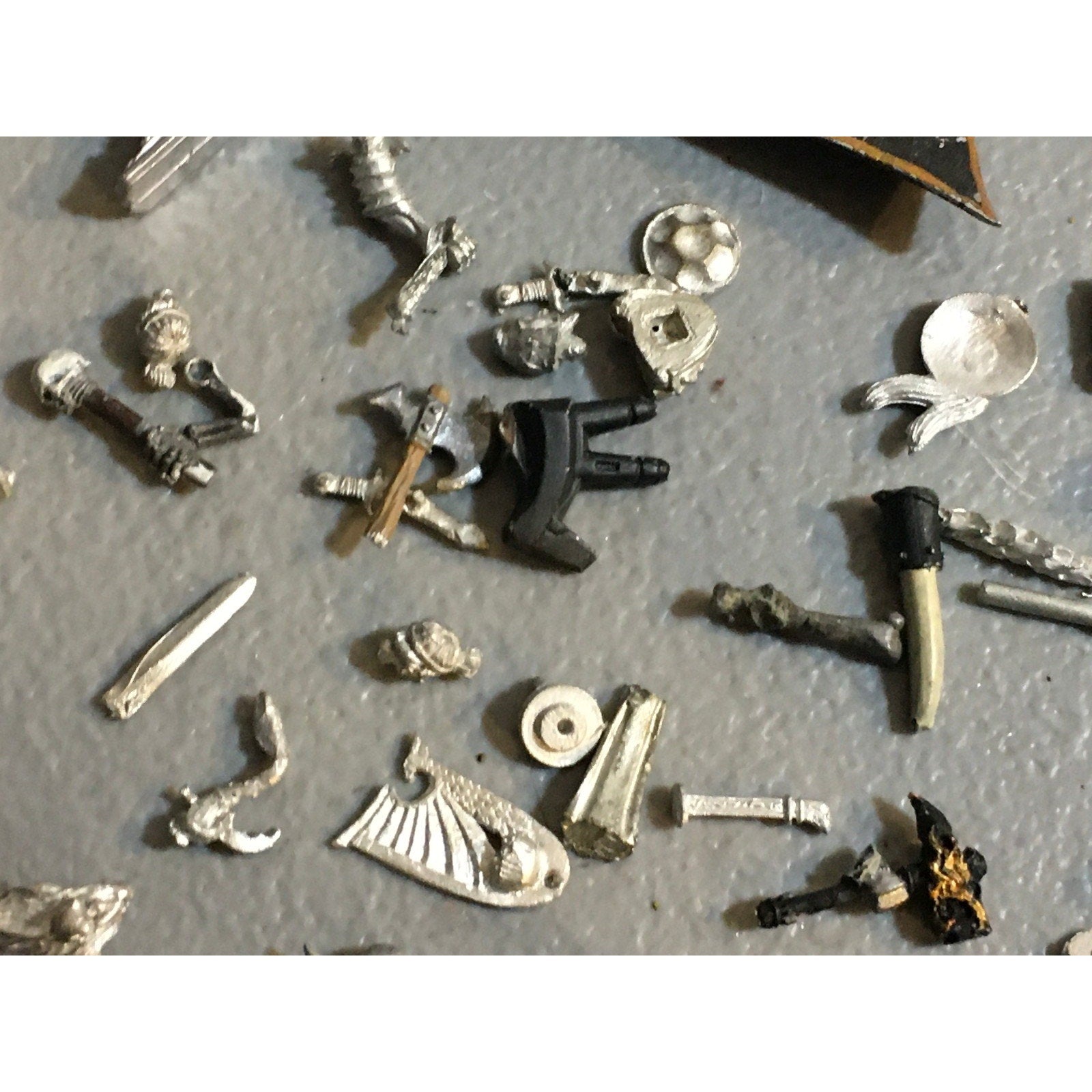 A32554 UNKNOWN MINIATURES ALL METAL BITS LOT FANTASY SCI-FI MIXED