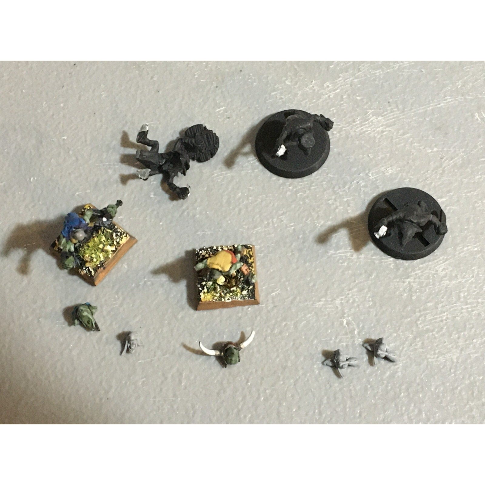 A23405 WARHAMMER FANTASY OGRE KINGDOMS LOT GNOBLARS + EXTRA HEADS GW