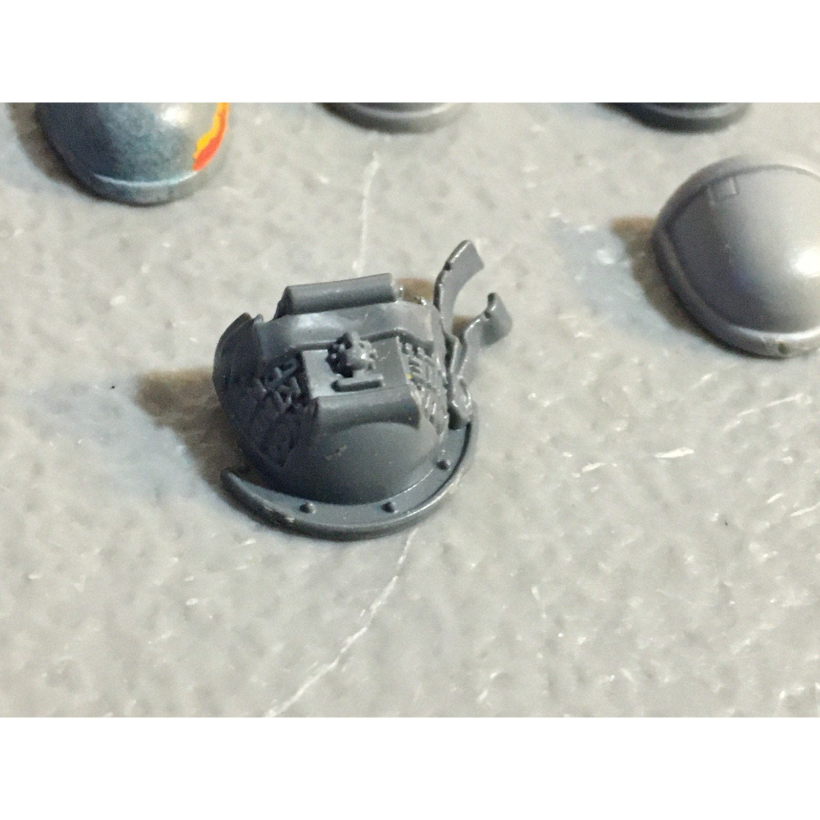 A32193 WARHAMMER 40K SPACE MARINES BITS LOT SHOULDER PADS GW