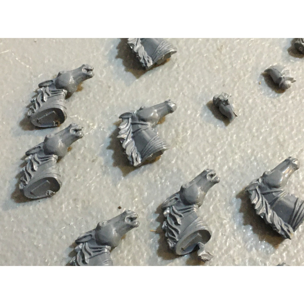 A27324 WARHAMMER AOS FANTASY OLD WORLD BITS LOT DARK ELVES HORSE HEADS