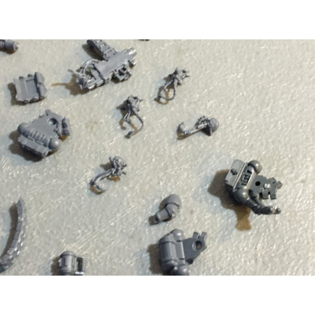 A29480 WARHAMMER 40K SPACE MARINES BITS LOT DEVASTATOR WEAPON BACKPACK GW