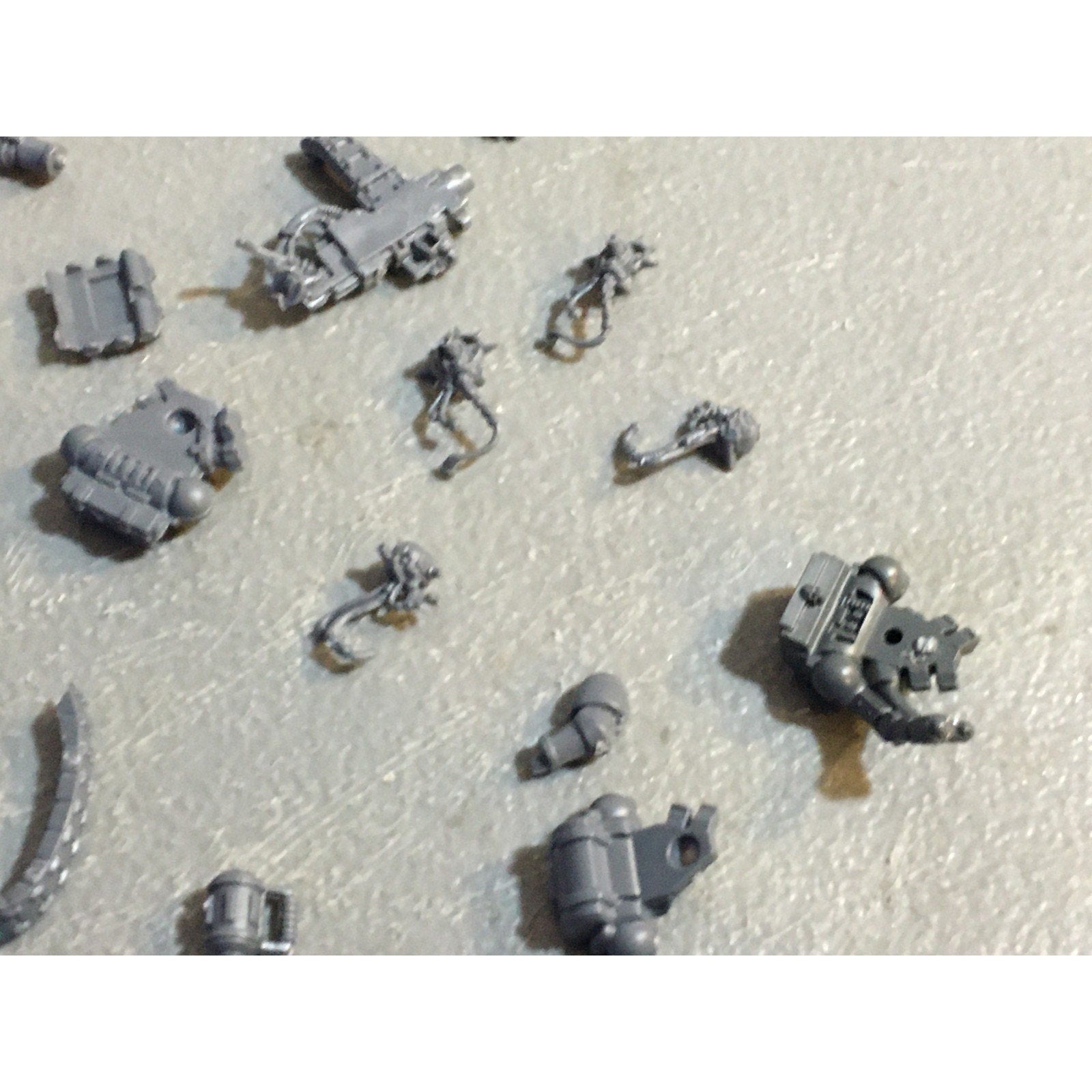 A29480 WARHAMMER 40K SPACE MARINES BITS LOT DEVASTATOR WEAPON BACKPACK GW