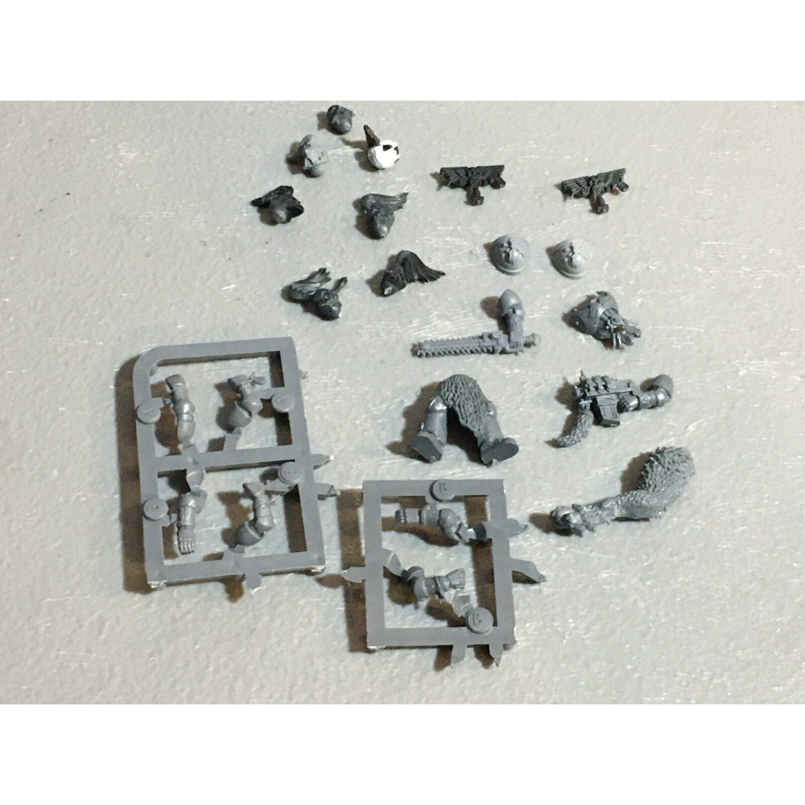 A23175 WARHAMMER 40K SPACE MARINES WOLVES BITS LOT MIXED GW GAMES WORKSHOP