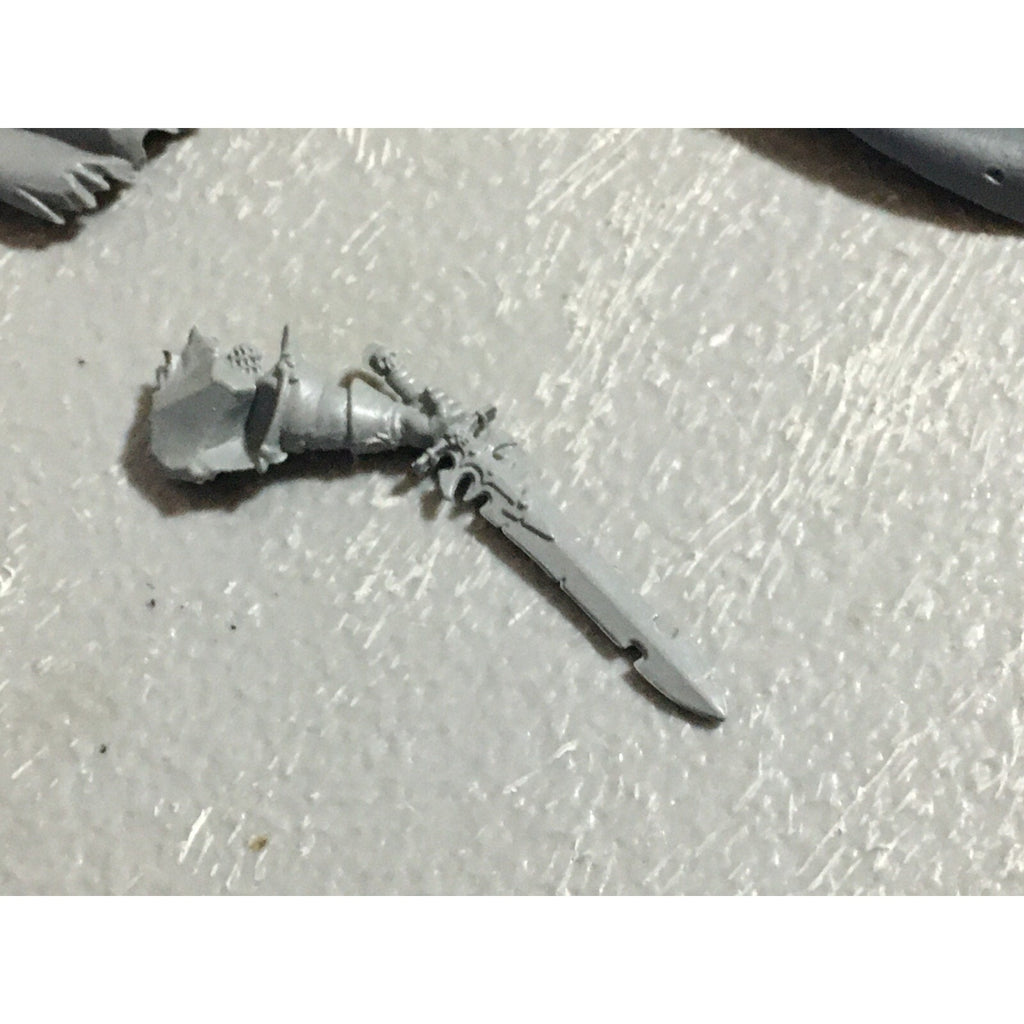A22233 WARHAMMER FANTASY CHAOS MORTALS BITS LOT TORSO BACKS COMM GAMES WORKSHOP