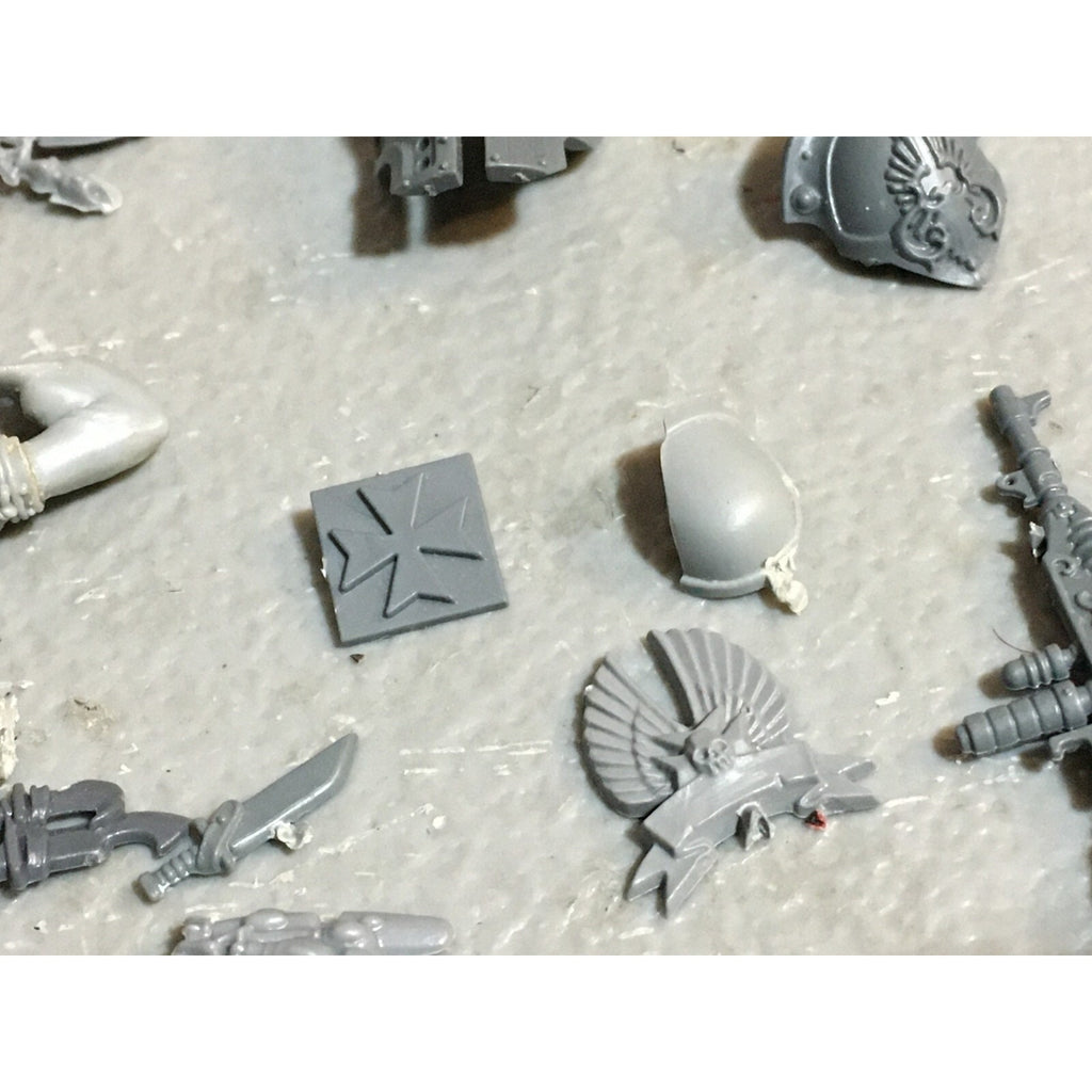 A23487 WARHAMMER 40K BITS LOT MIXED SPACE MARINES CUSTODES ELDAR GW