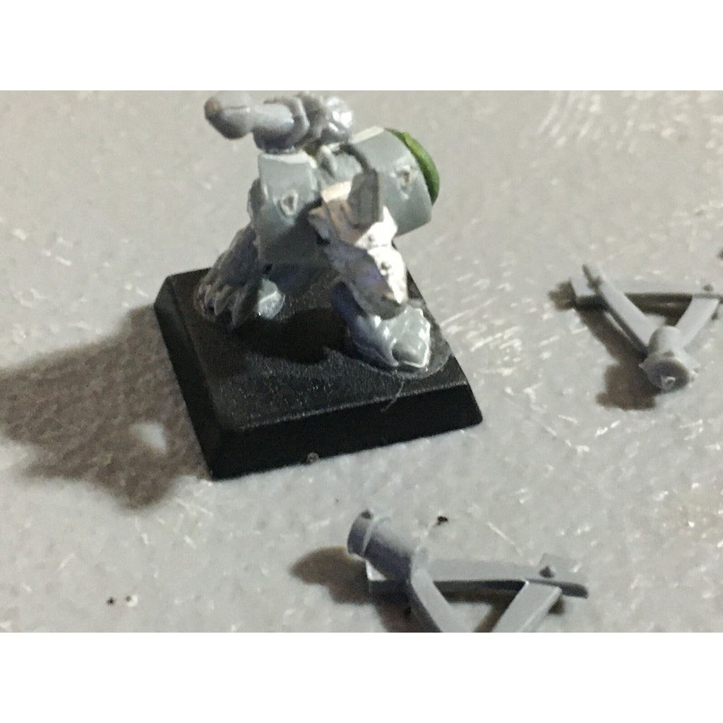 A22308 WARHAMMER FANTASY SKAVEN BITS LOT MIXED ARMS ICONS TAIL GAMES WORKSHOP GW