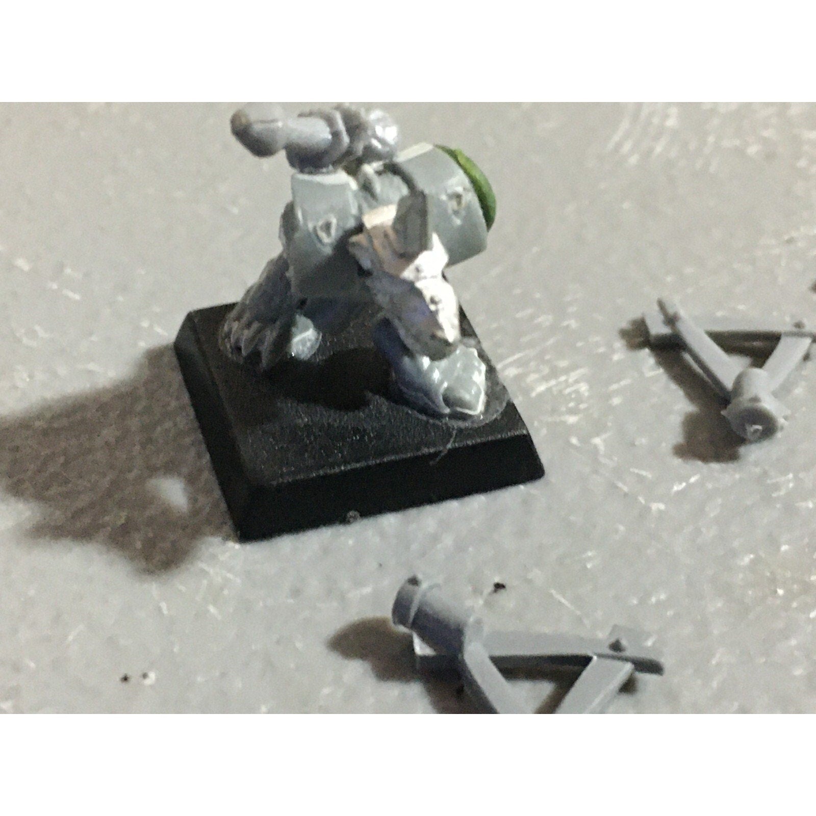 A22308 WARHAMMER FANTASY SKAVEN BITS LOT MIXED ARMS ICONS TAIL GAMES WORKSHOP GW