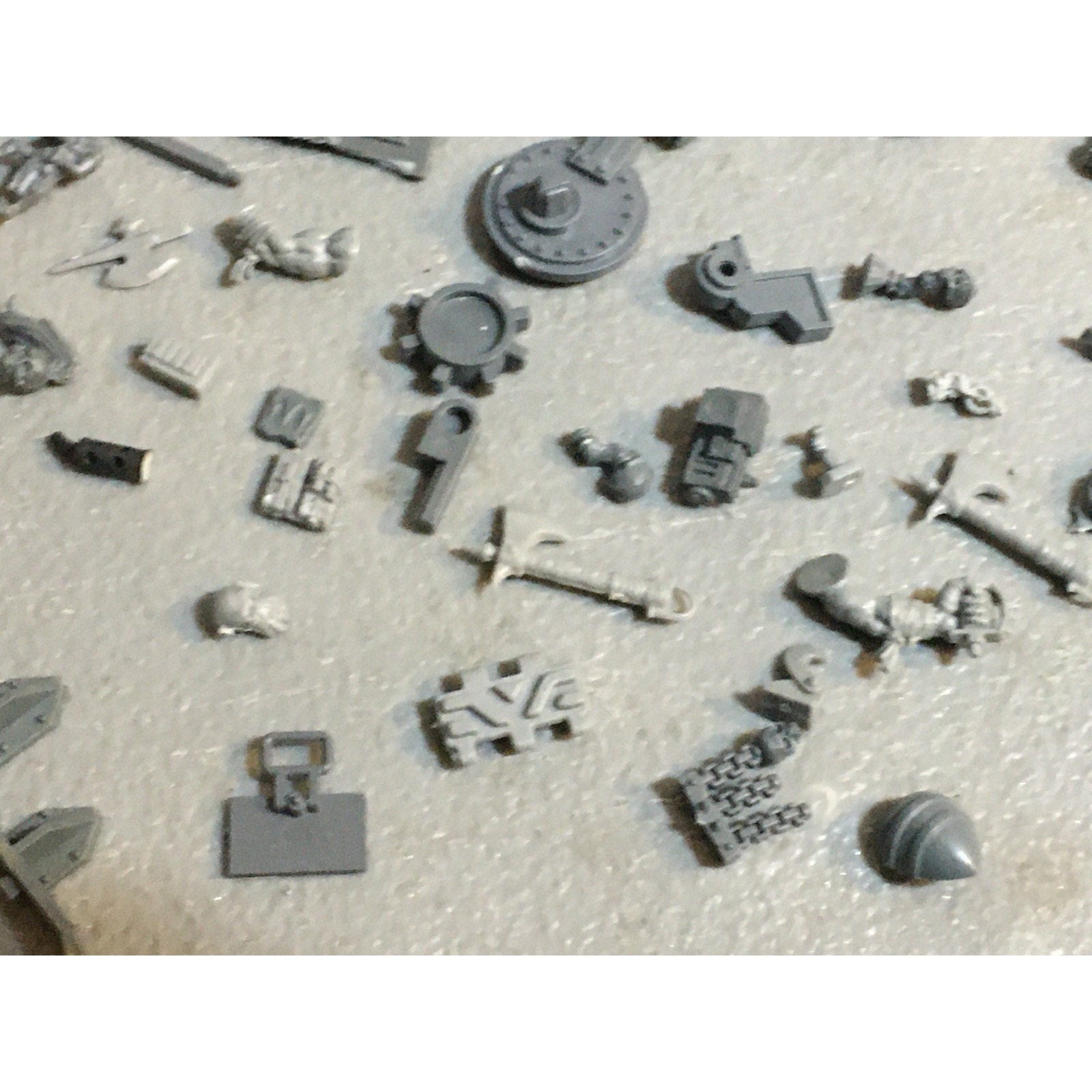A33119 WARHAMMER 40K SPACE ORKS BITS LOT MIXED RANDOM GW GAMES WORKSHOP