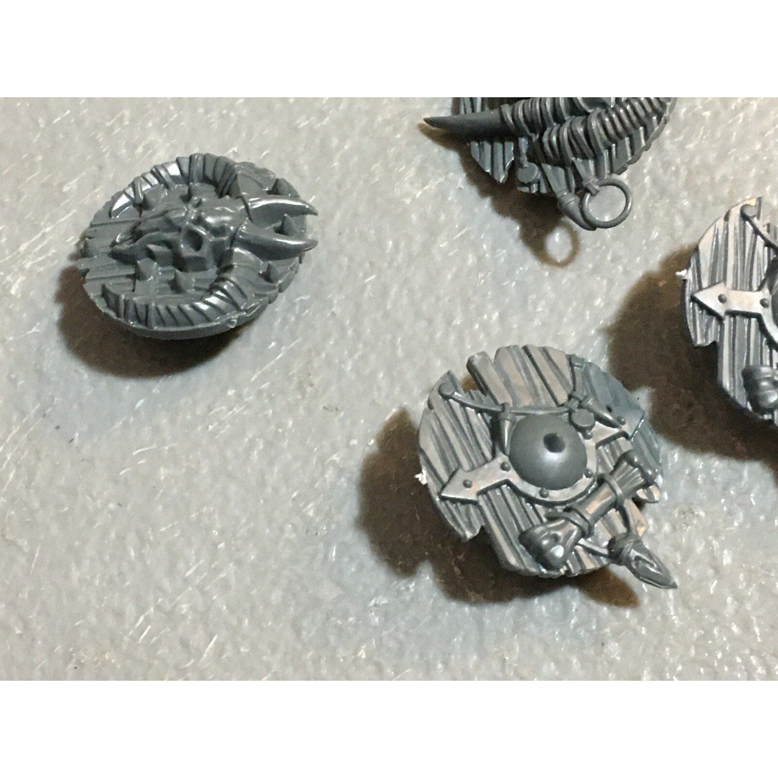A23162 WARHAMMER FANTASY CHAOS BEASTMEN BITS LOT MINOTAUR SHIELDS GAMES WORKSHOP