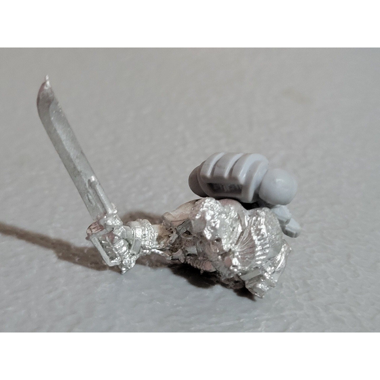 A19053 WARHAMMER 40K SPACE MARINES METAL BIKE CAPTAIN TORSO POWER SWORD