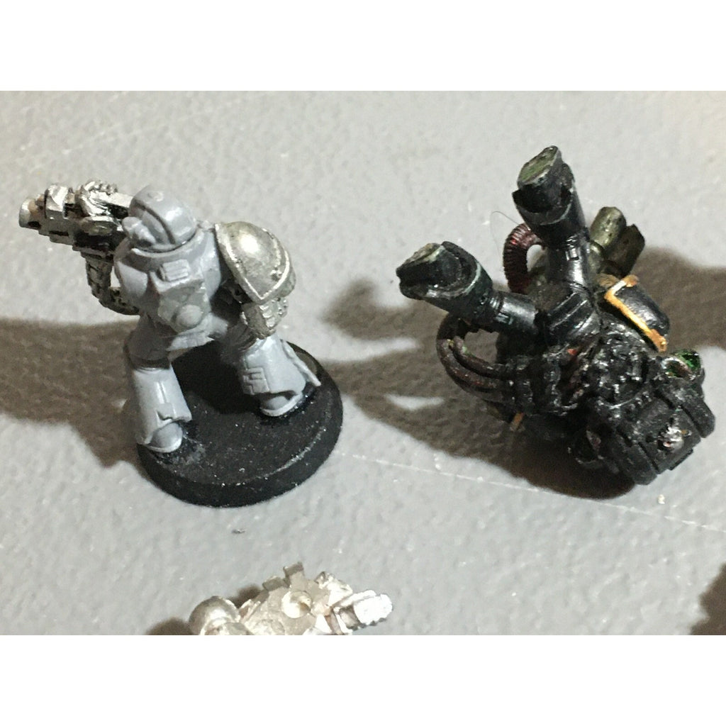 A21010 WARHAMMER 40K SPACE MARINES METAL DEVASTATORS MISS 1 ARM PLASTIC BODIES