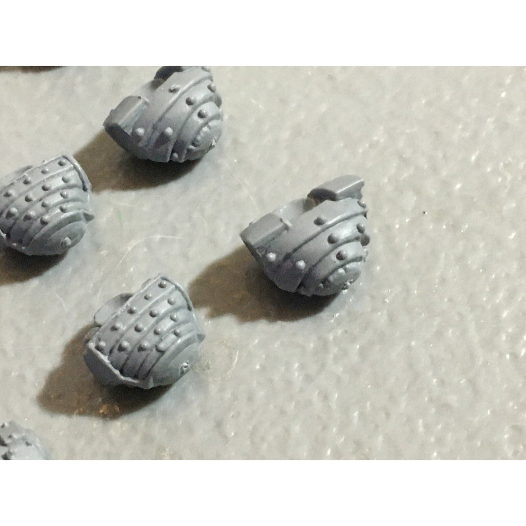 A22302 WARHAMMER FANTASY SKAVEN BITS LOT CLANRAT TORSOS GAMES WORKSHOP GW